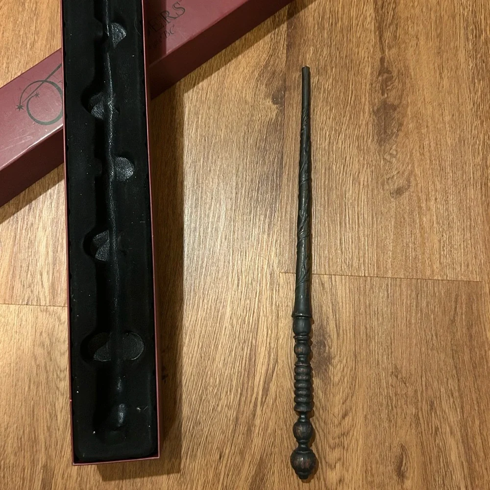 Ollivanders Black Wand with Box - Picture 3 of 7